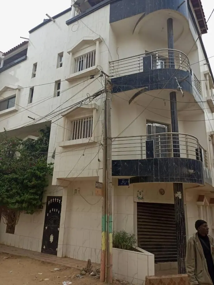 Jolie Studio1 Face Ocean Atlantique Dakar