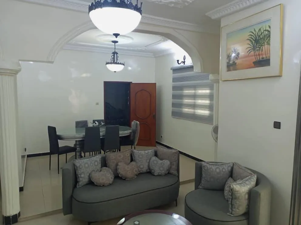Jolie Studio1 Face Ocean Atlantique Dakar Senegal