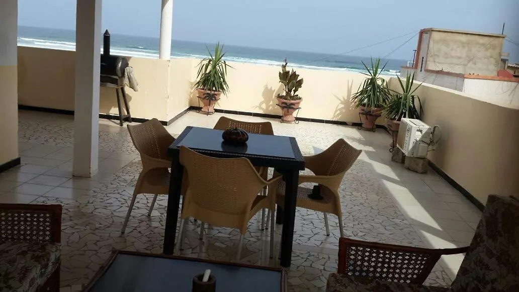 Jolie Studio1 Face Ocean Atlantique Dakar